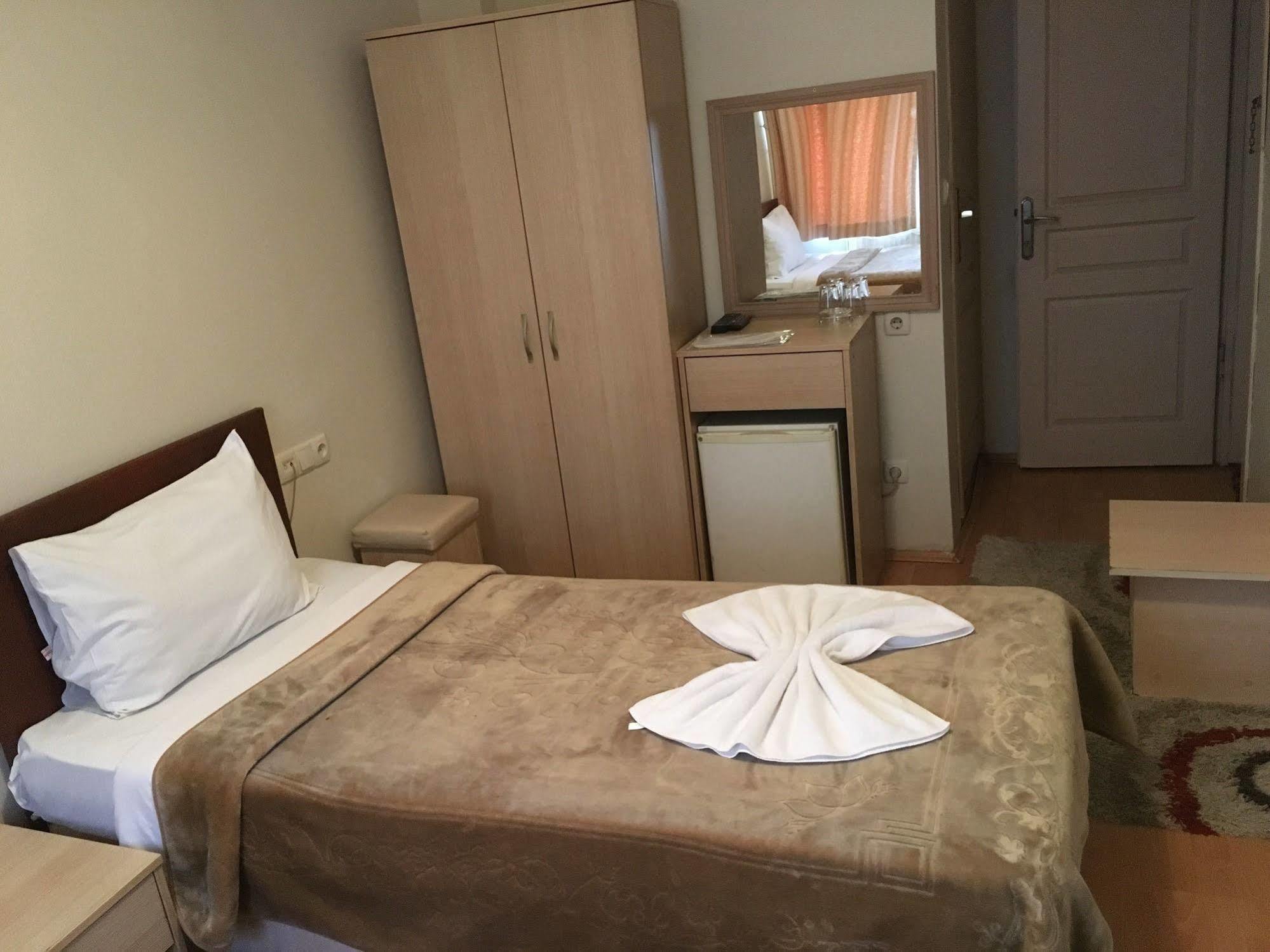 Oeruen Hotel Istanbul Exterior photo