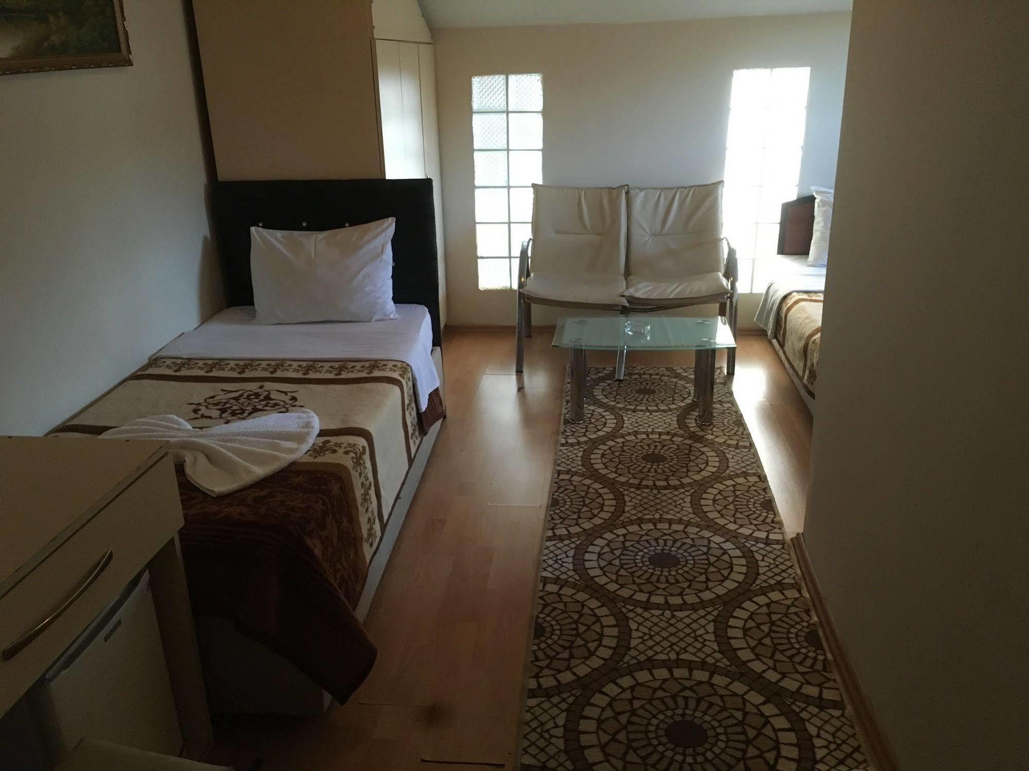 Oeruen Hotel Istanbul Exterior photo